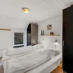 Large Pool House With 6 Person Outdoor 1015 リンケビング