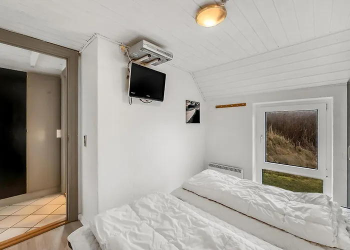 Large Pool House With 6 Person Outdoor 1015 Tatil Evi
